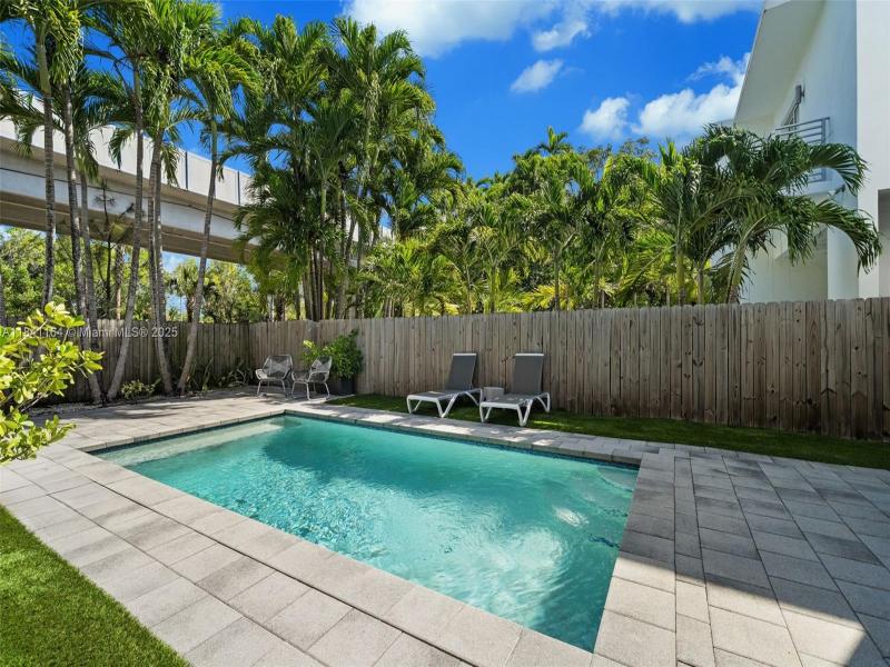 Property photo # 9