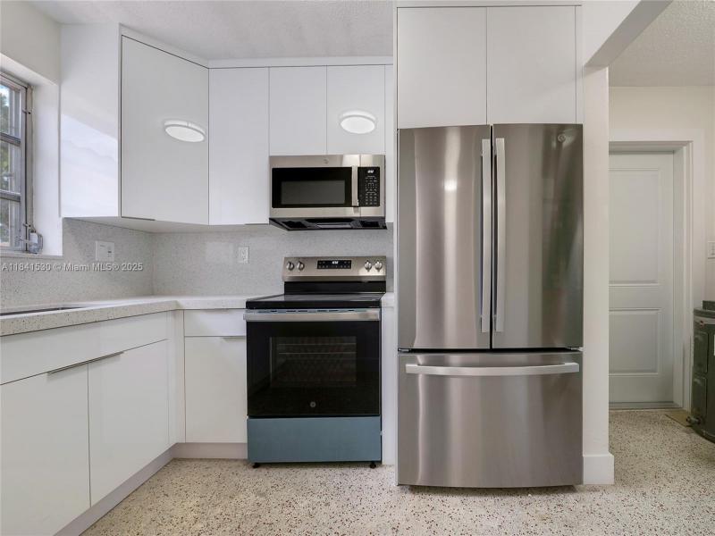 Property photo # 9