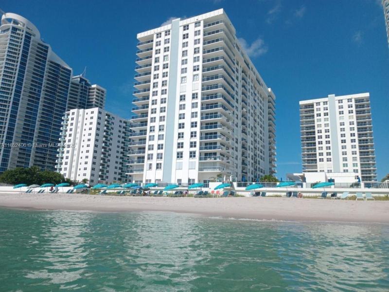 Condo for sale at Aquarius Towers 1406-S