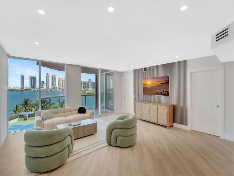 Condo for sale at Hidden Bay 812