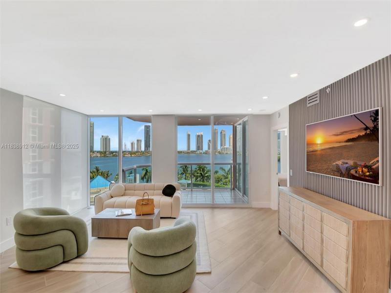 Condo for sale at Hidden Bay 812