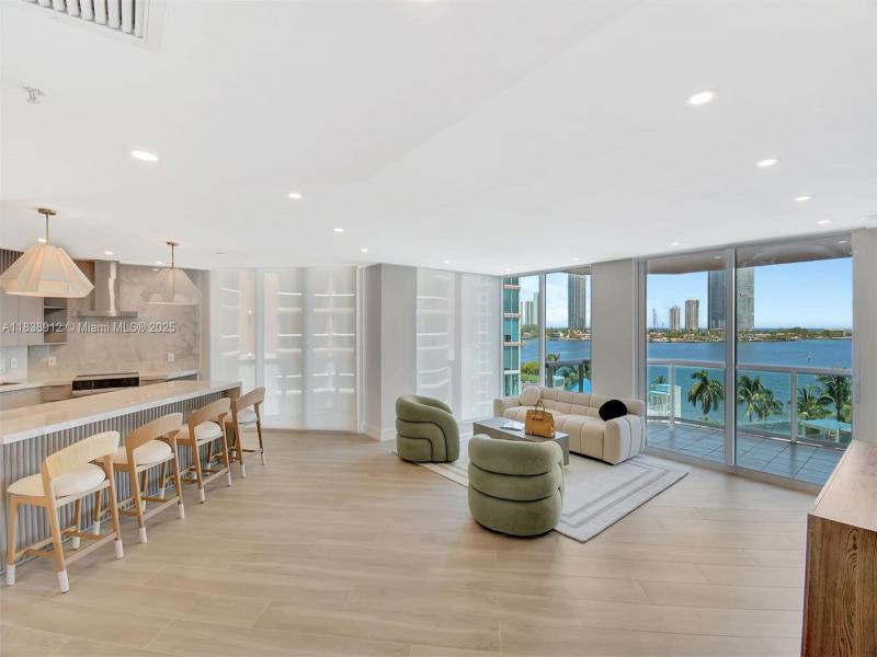 Hidden Bay Apt #812