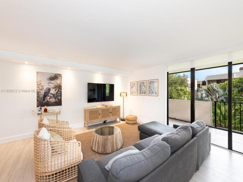 Alquiler de apartamento en Key Colony IV Botanica 306