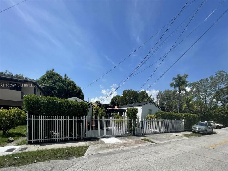 Property photo # 4