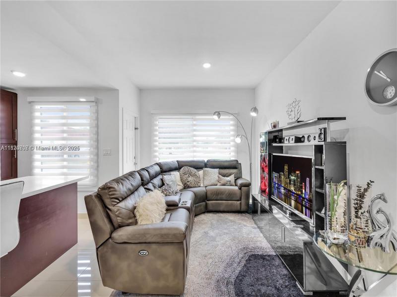 Property photo # 4