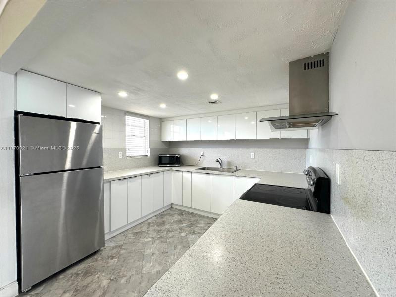 Property photo # 0