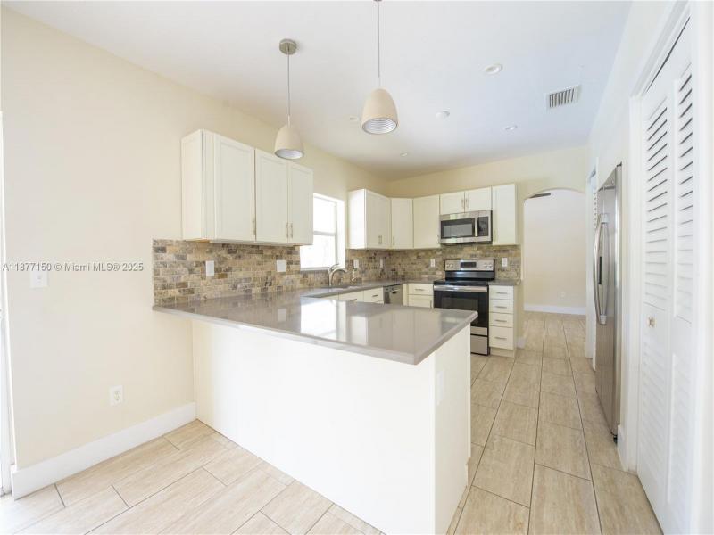 Property photo # 9