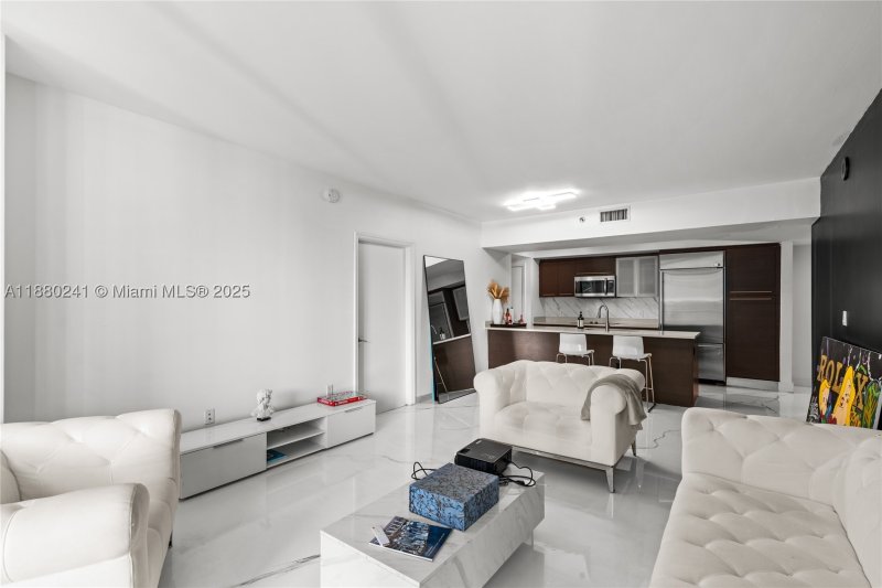 500 Brickell West Tower Apt #1203