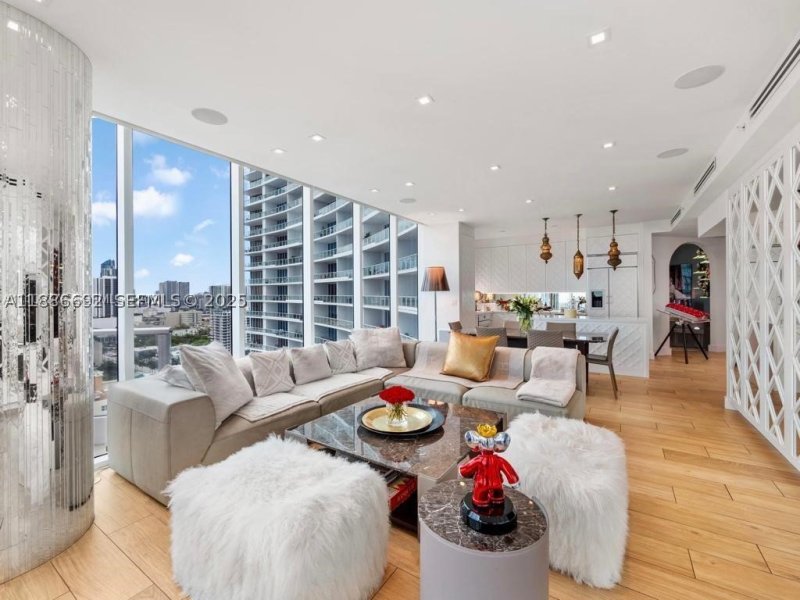 Comprar apartamento en Paramount Bay 2702