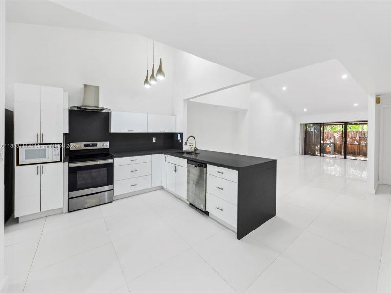 Property photo # 9