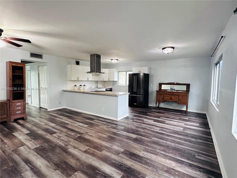 Property photo # 6