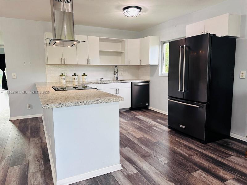 Property photo # 4