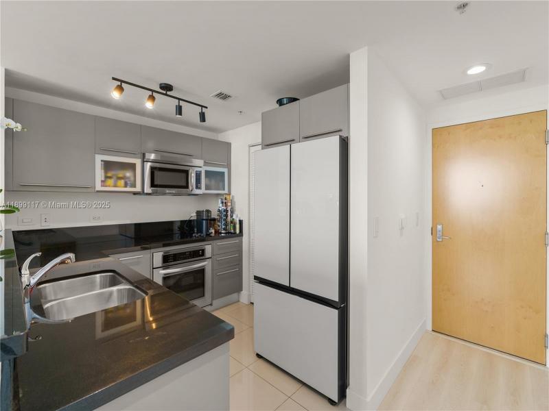 Condo for sale at Vizcayne South Tower 2003