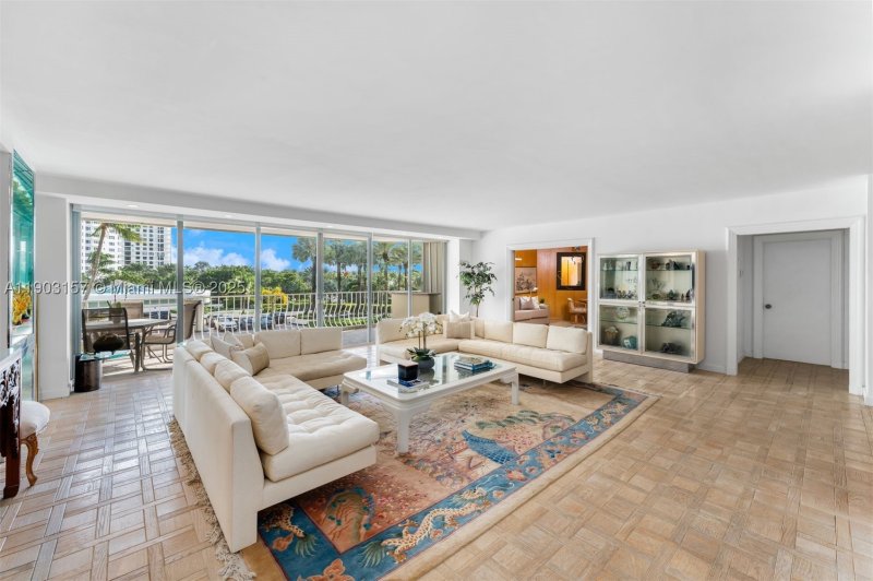 Condo for sale at Bal Harbour 101 Condo 307