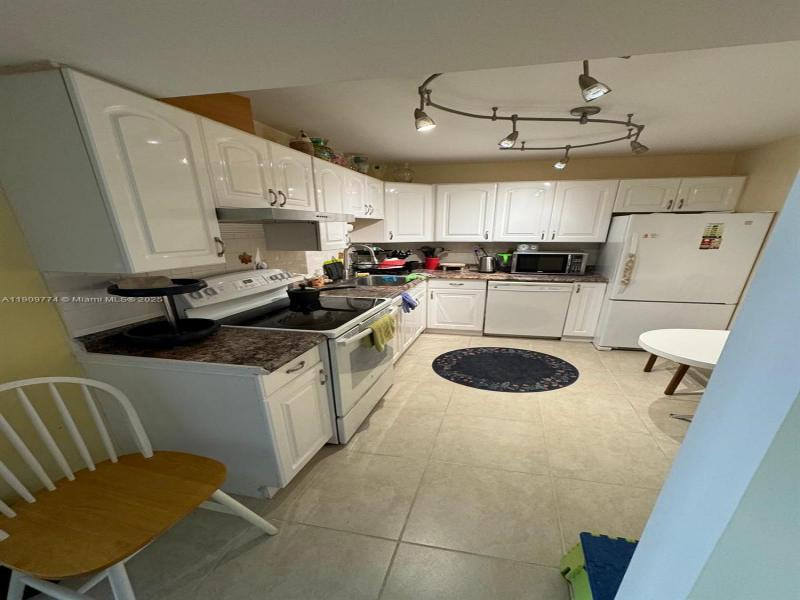 Apartment for rent at Plaza Towers North 308