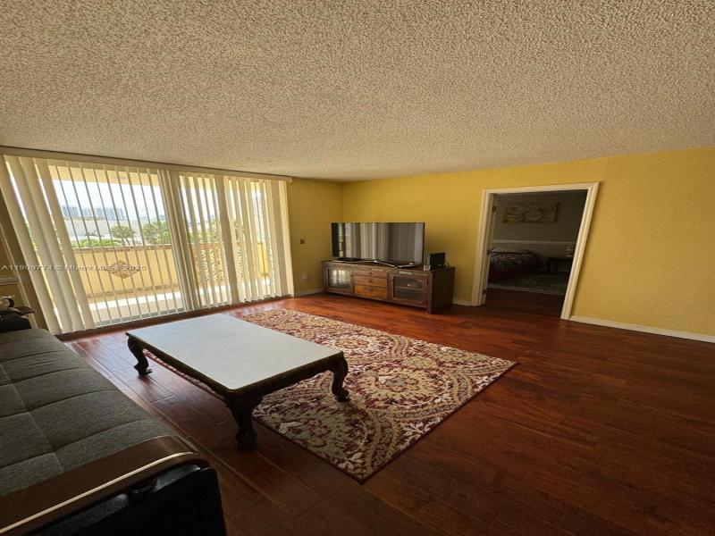 Apartment for rent at Plaza Towers North 308