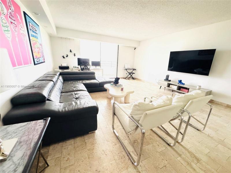 Condo for sale at Olympus Towers 1206