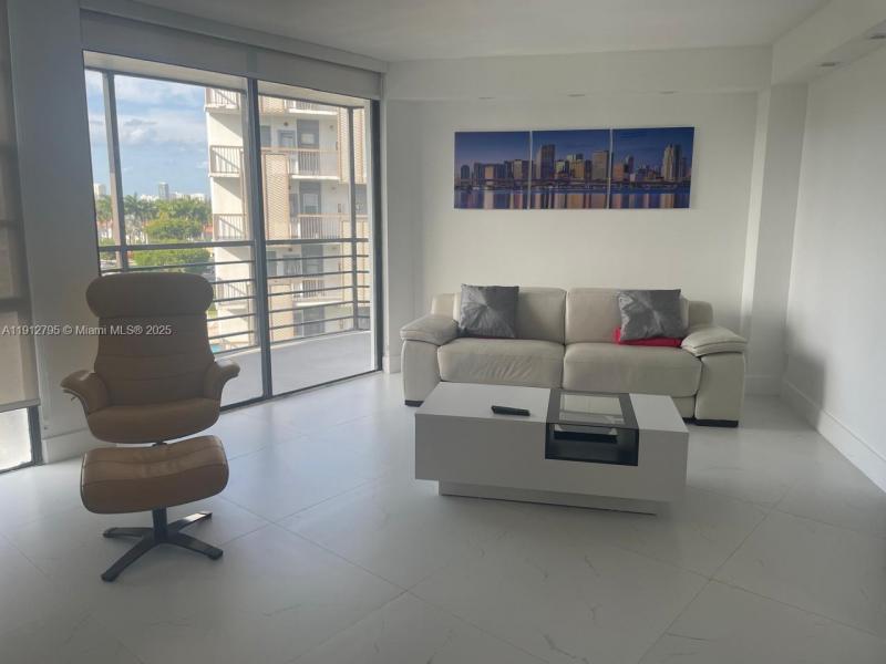 Biscaya Apt #615