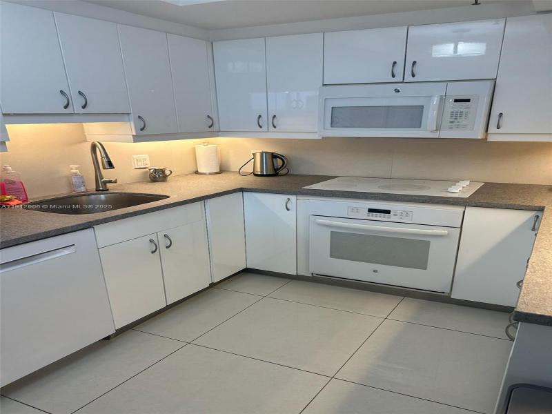 Condo for sale at Waterview 747