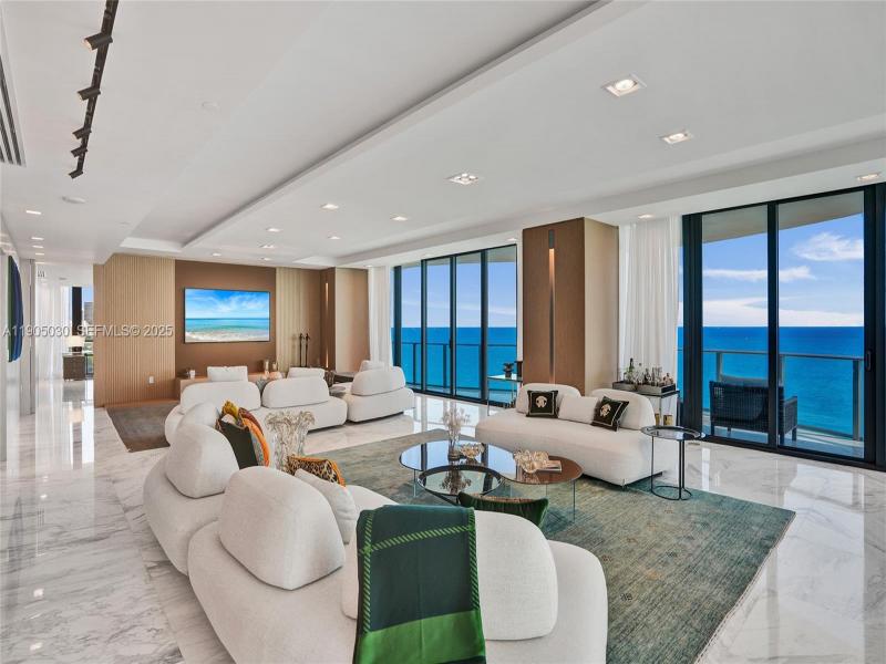 Comprar apartamento en Regalia 16