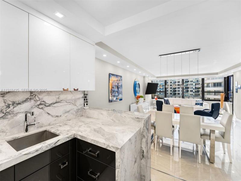 Comprar apartamento en The Alexander 603