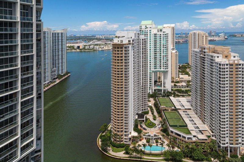 Icon Brickell Tower II Apt #4010