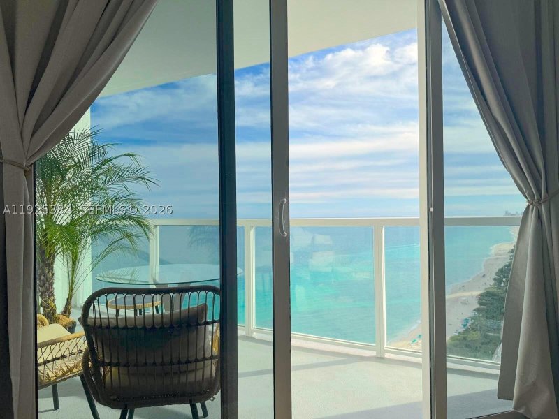 Condo for sale at La Perla 2701