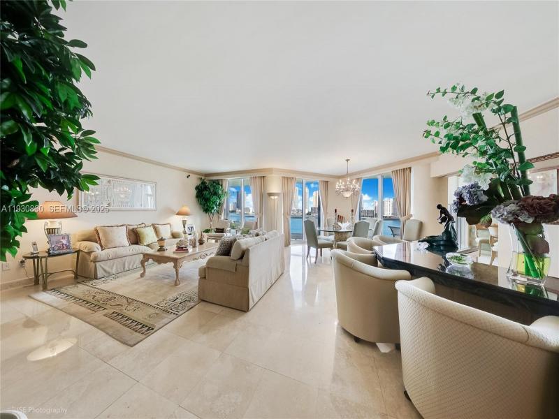Williams Island 2600 Apt #703