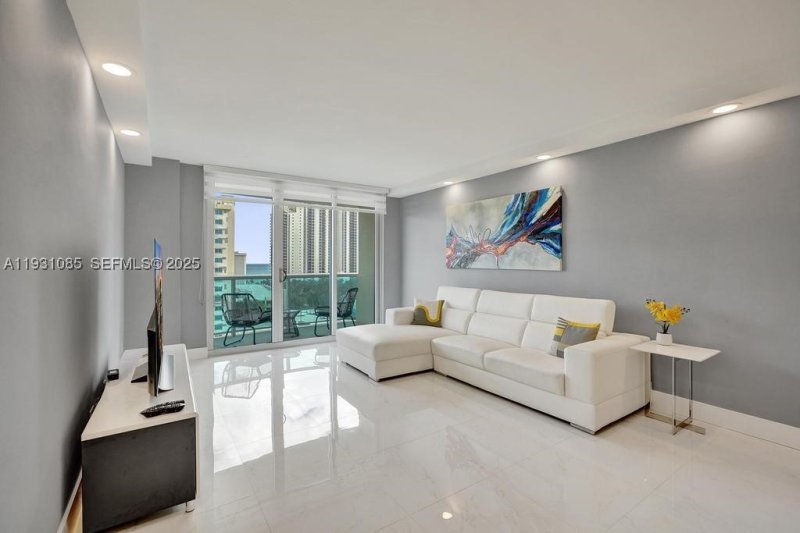 Condo for sale at Ocean View 1104