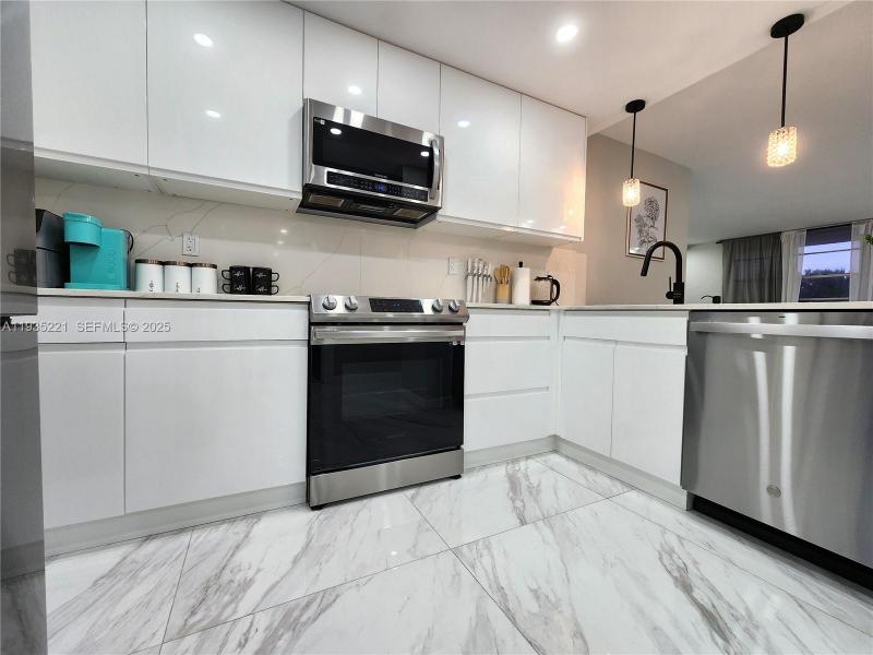Condo for sale at Sea Air Towers 425