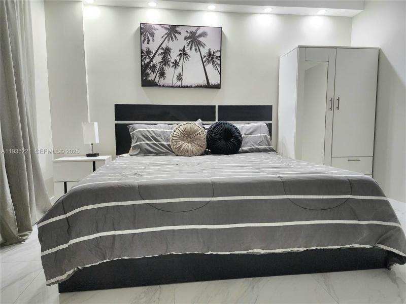 Condo for sale at Sea Air Towers 425