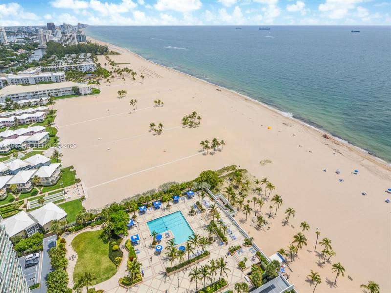 Condo for sale at Point of Americas 2903