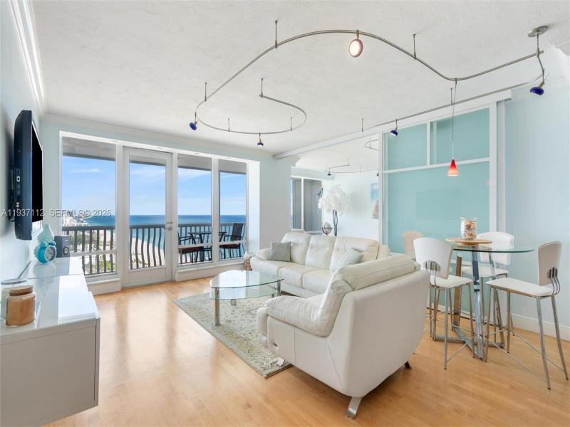 Condo for sale at Point of Americas 2903