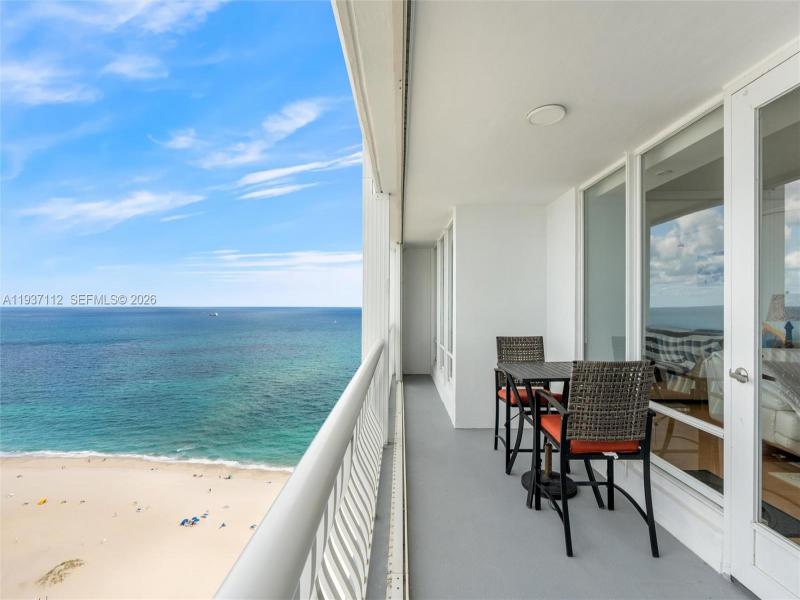 Condo for sale at Point of Americas 2903