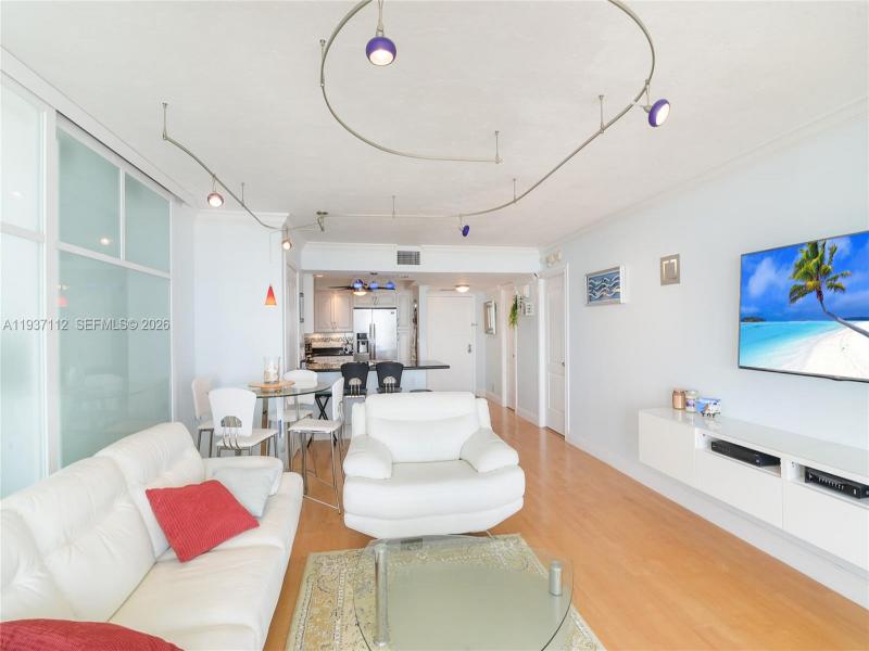 Condo for sale at Point of Americas 2903