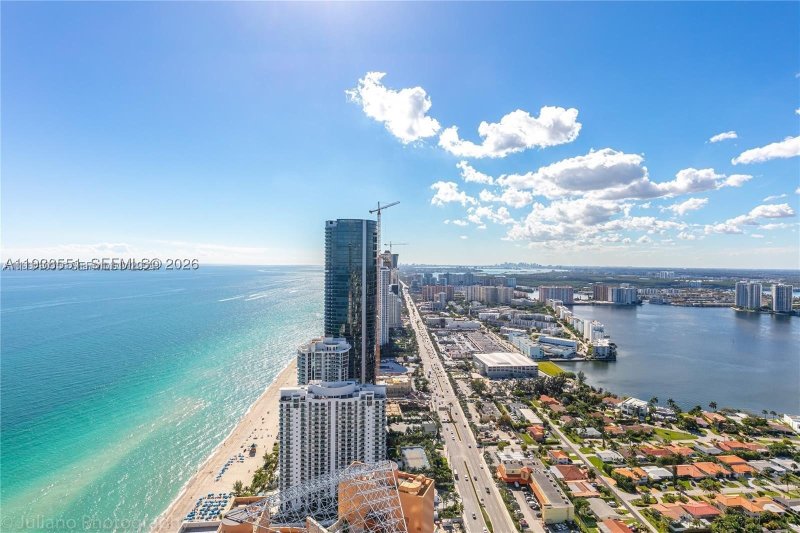 Alquiler de apartamento en Residences by Armani / Casa 4705