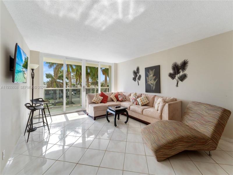 Condo for sale at Parker Tower 212