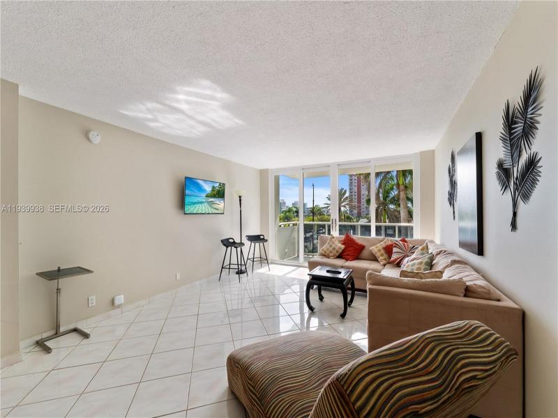 Condo for sale at Parker Tower 212