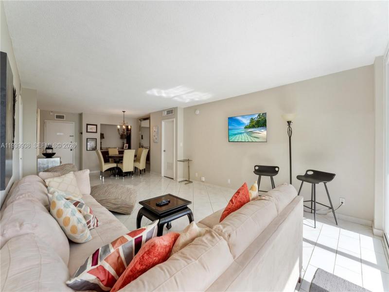 Condo for sale at Parker Tower 212