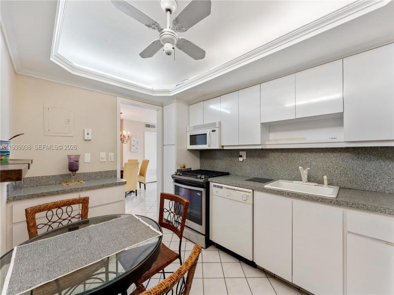 Condo for sale at Parker Tower 212