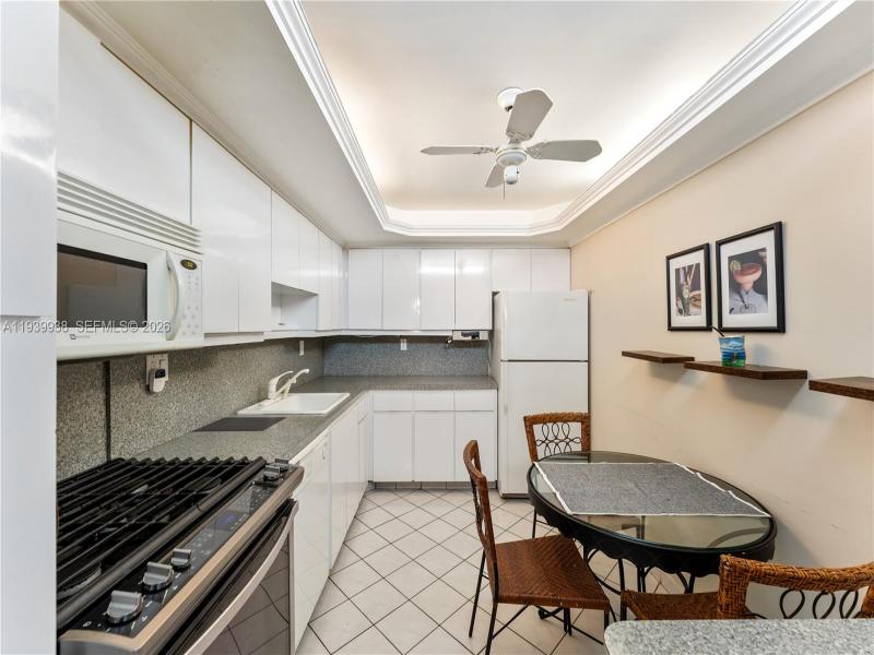 Condo for sale at Parker Tower 212