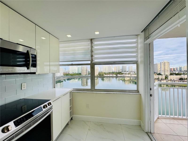 Condo for sale at Del Prado South Tower 1605
