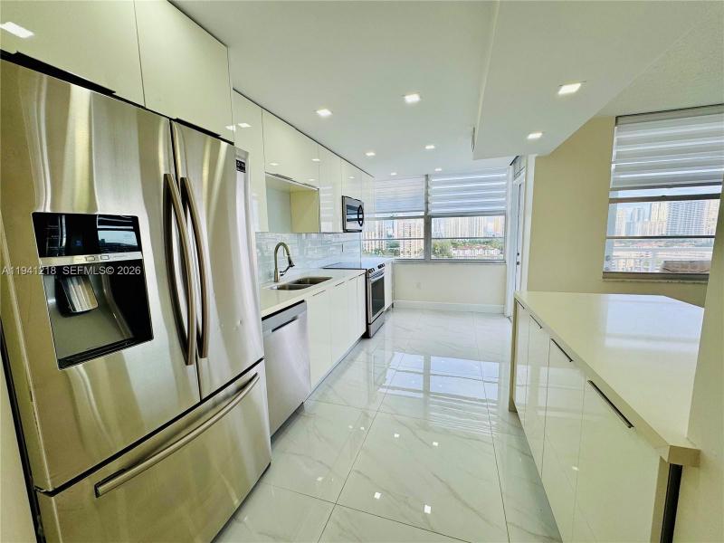 Condo for sale at Del Prado South Tower 1605