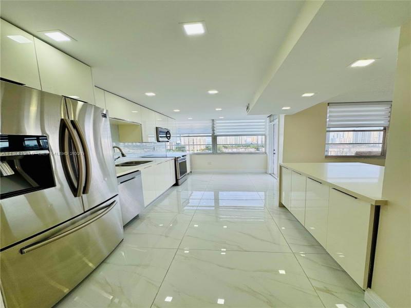 Condo for sale at Del Prado South Tower 1605