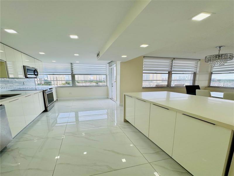 Condo for sale at Del Prado South Tower 1605