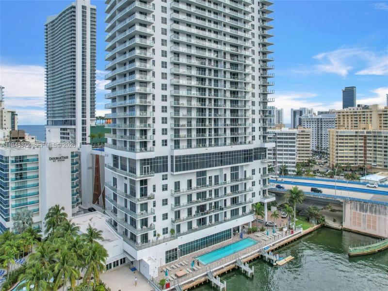 Condo for sale at Hyde Beach House R701