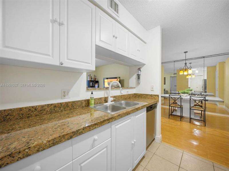 Comprar apartamento en The Yacht Club at Aventura 8303