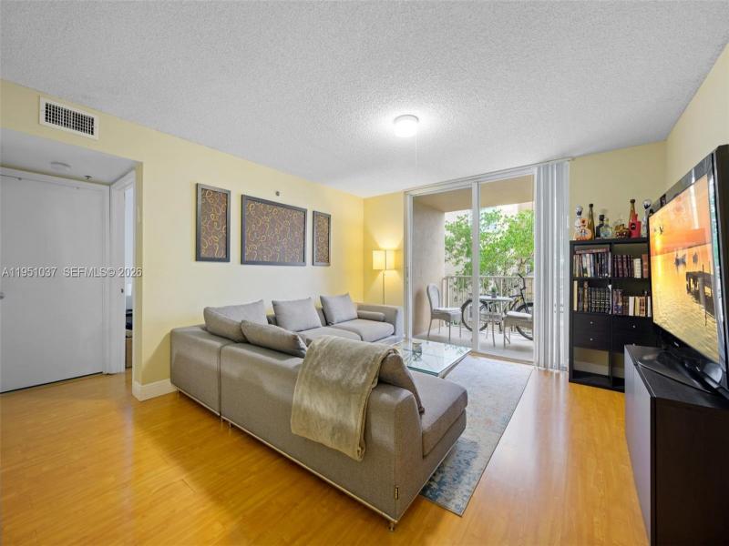 The Yacht Club at Aventura Apt #8303