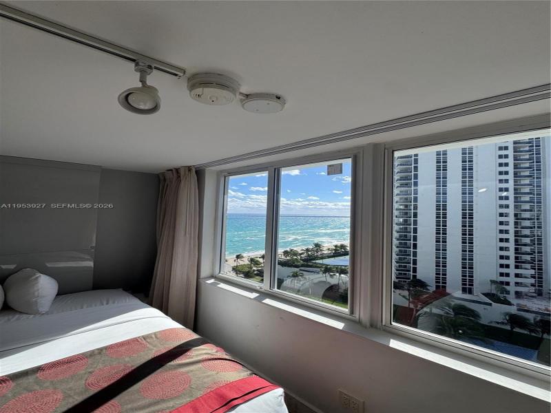 Aventura Beach Club Apt #1004