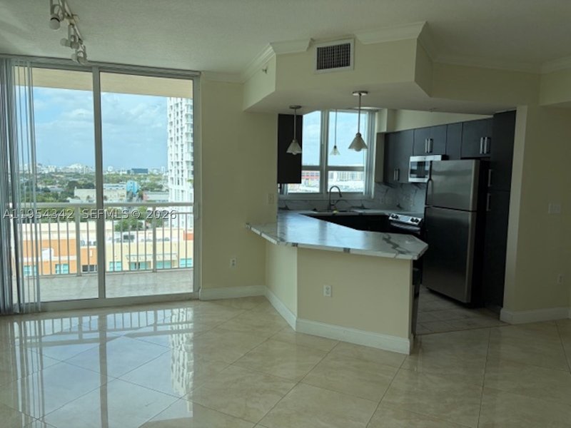 Condo for sale at Cite On The Bay 1402